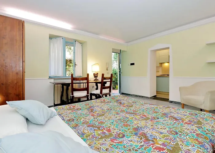 Characteristic Just Beside The Vatican * רומא